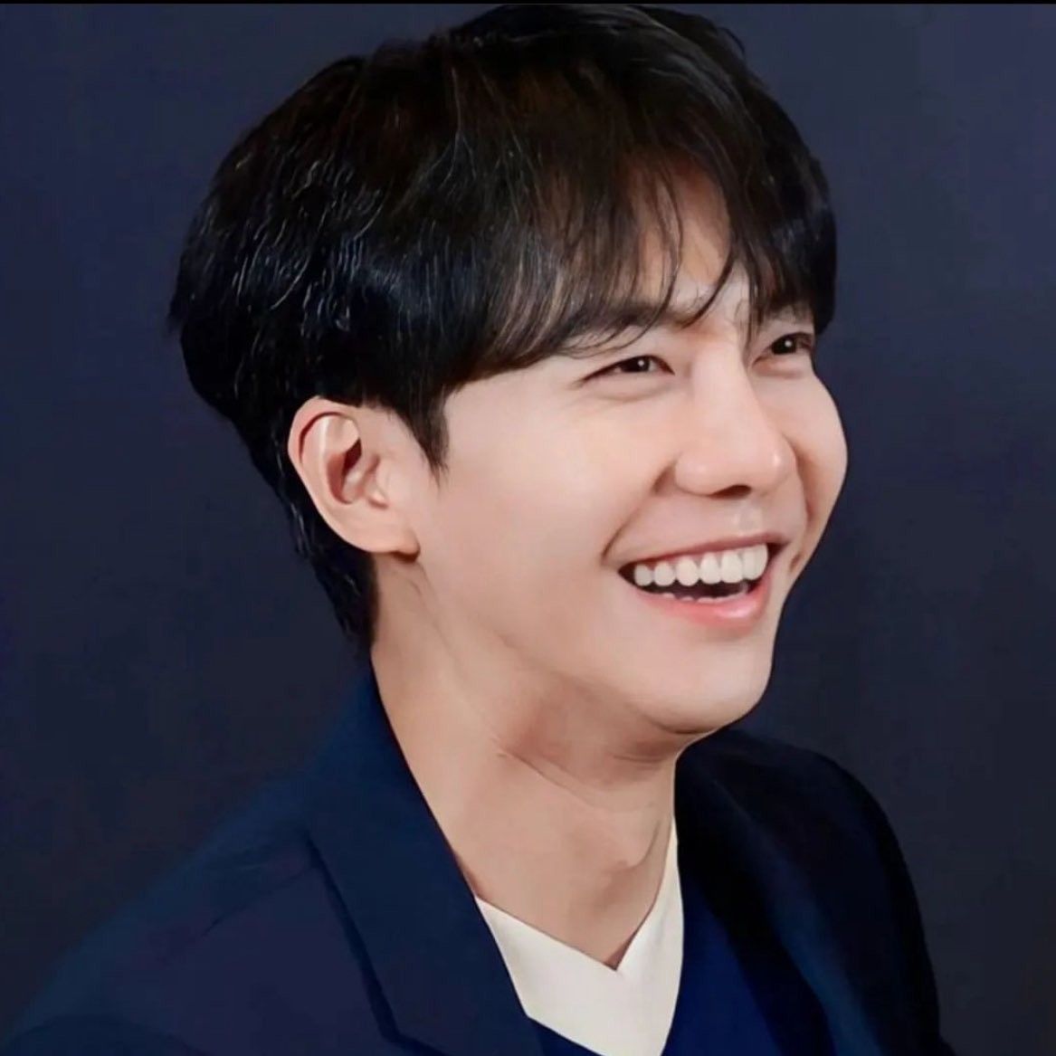 Latest photo of Lee Seunggi