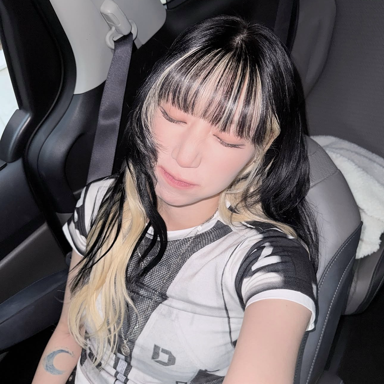 바다의 비하인드 컷