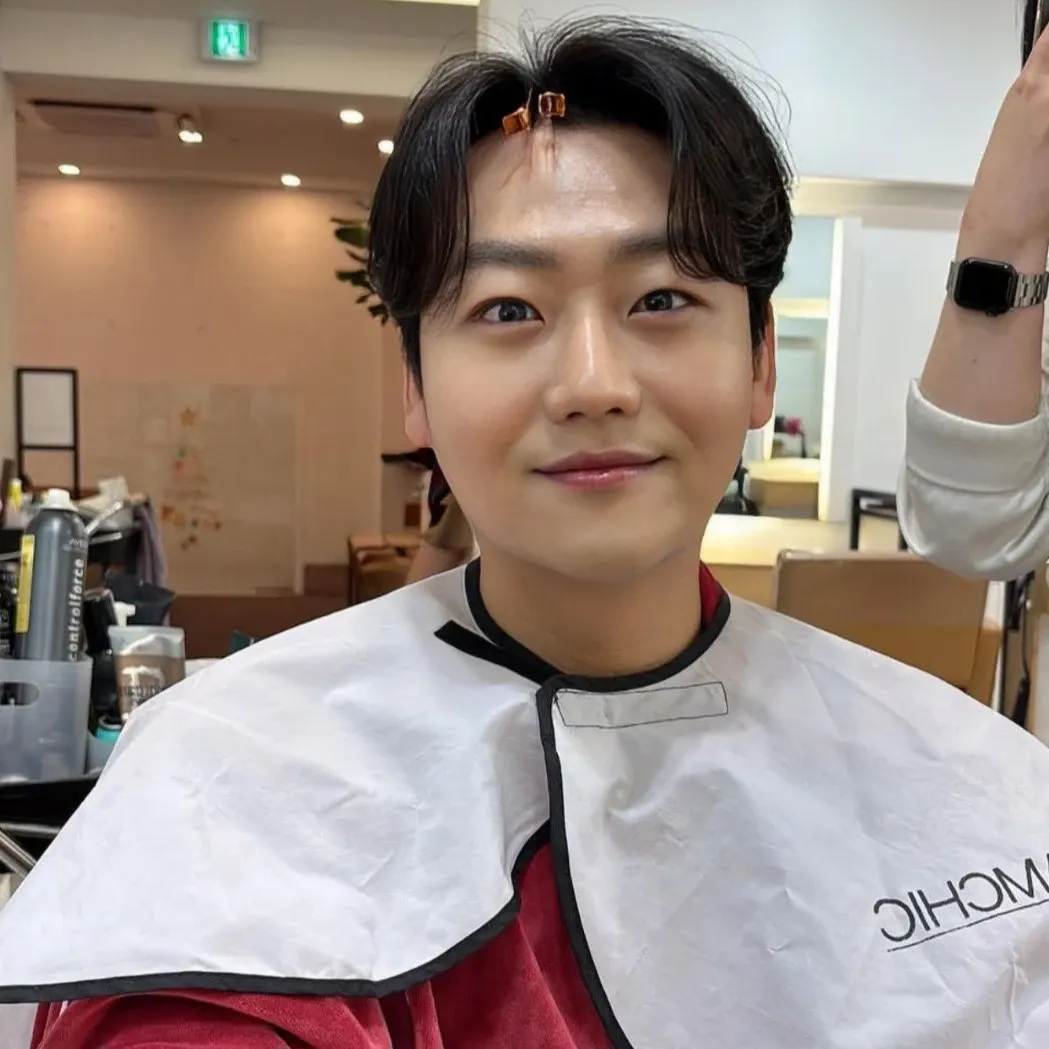 Behind-the-scenes cut of Min Soohyun