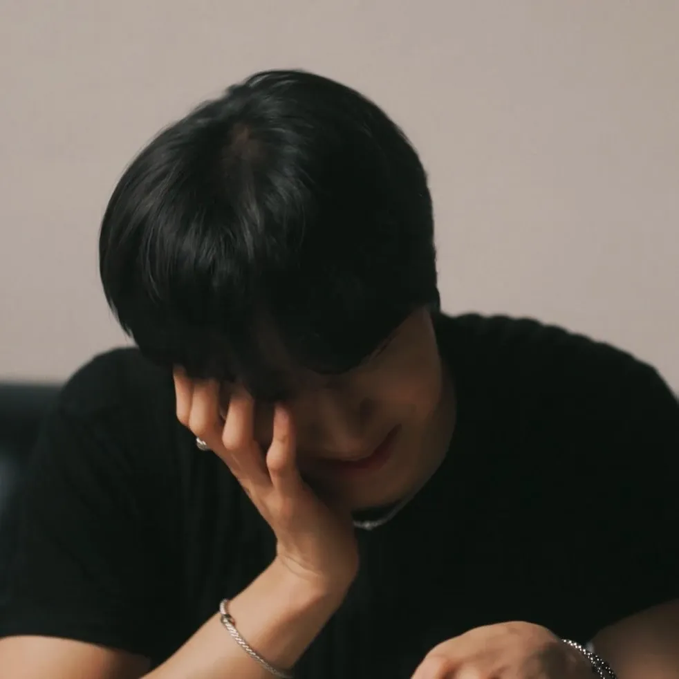 A moment captured by a fan of Kim Jaewon