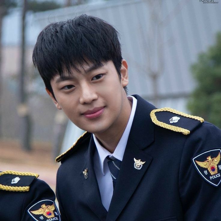 Recent activity shot of Lee Sinyoung