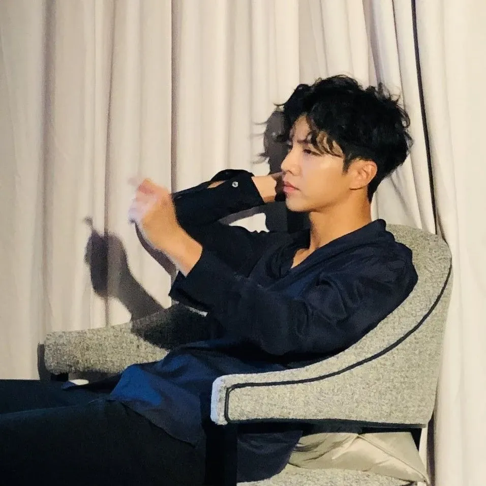 A moment captured by a fan of Lee Seunggi
