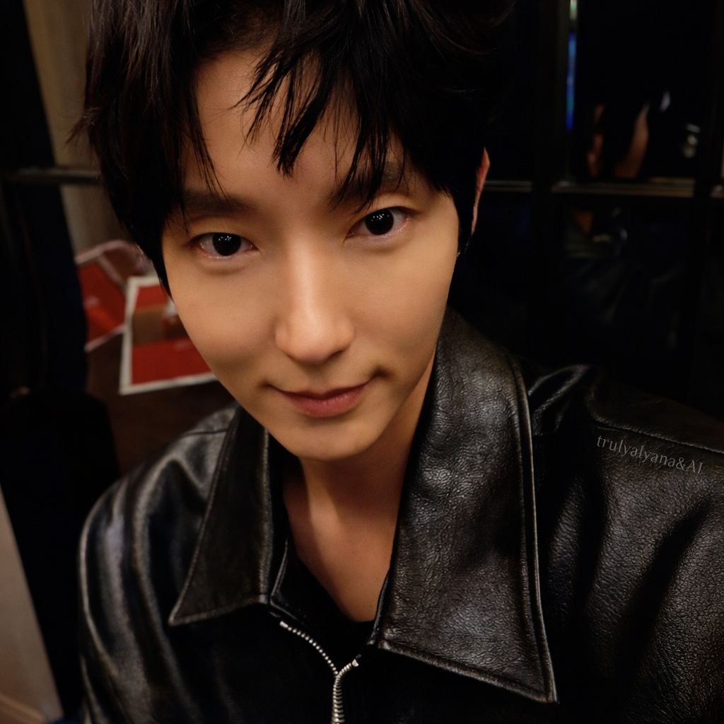 A moment captured by a fan of Lee Joongi