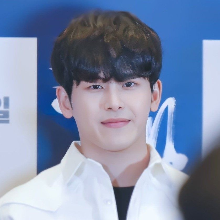 Behind-the-scenes cut of Hoya