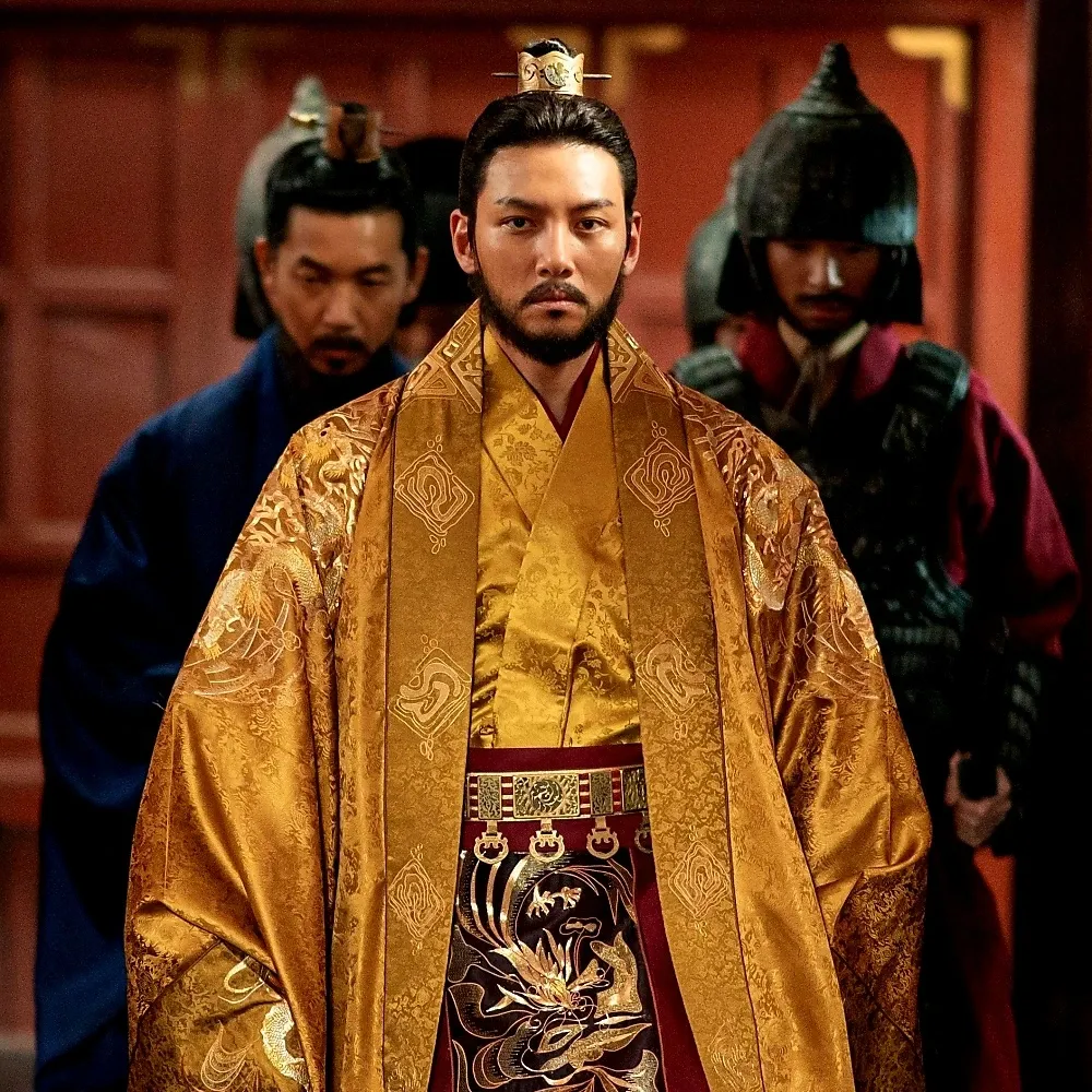 Behind-the-scenes cut of Ji Changwook