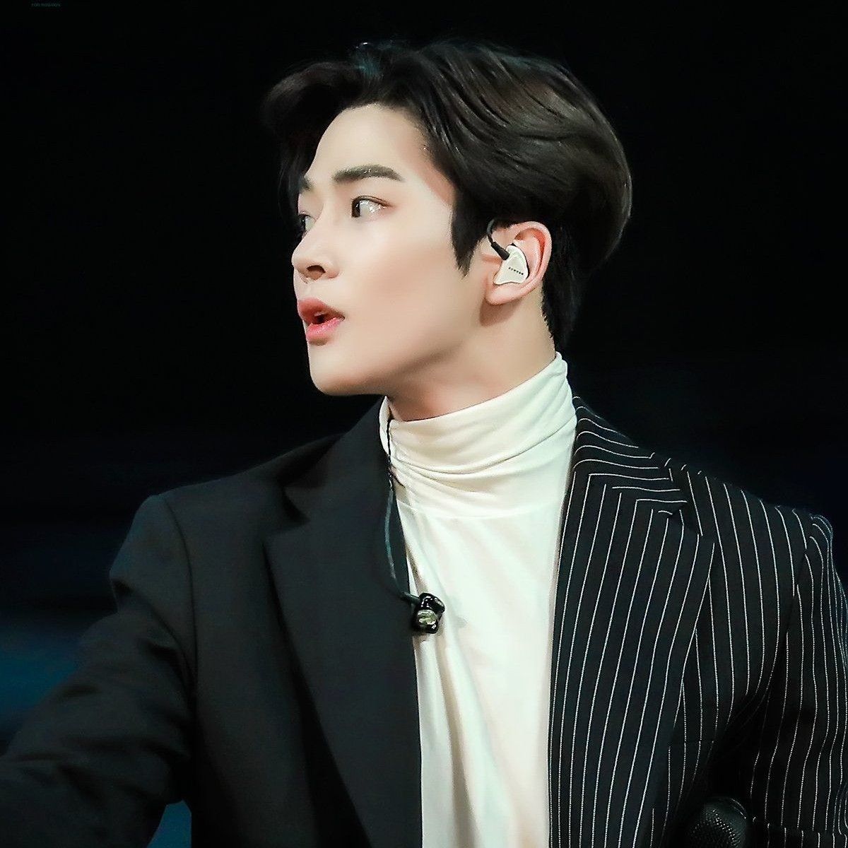 粉丝拍下的路云瞬间