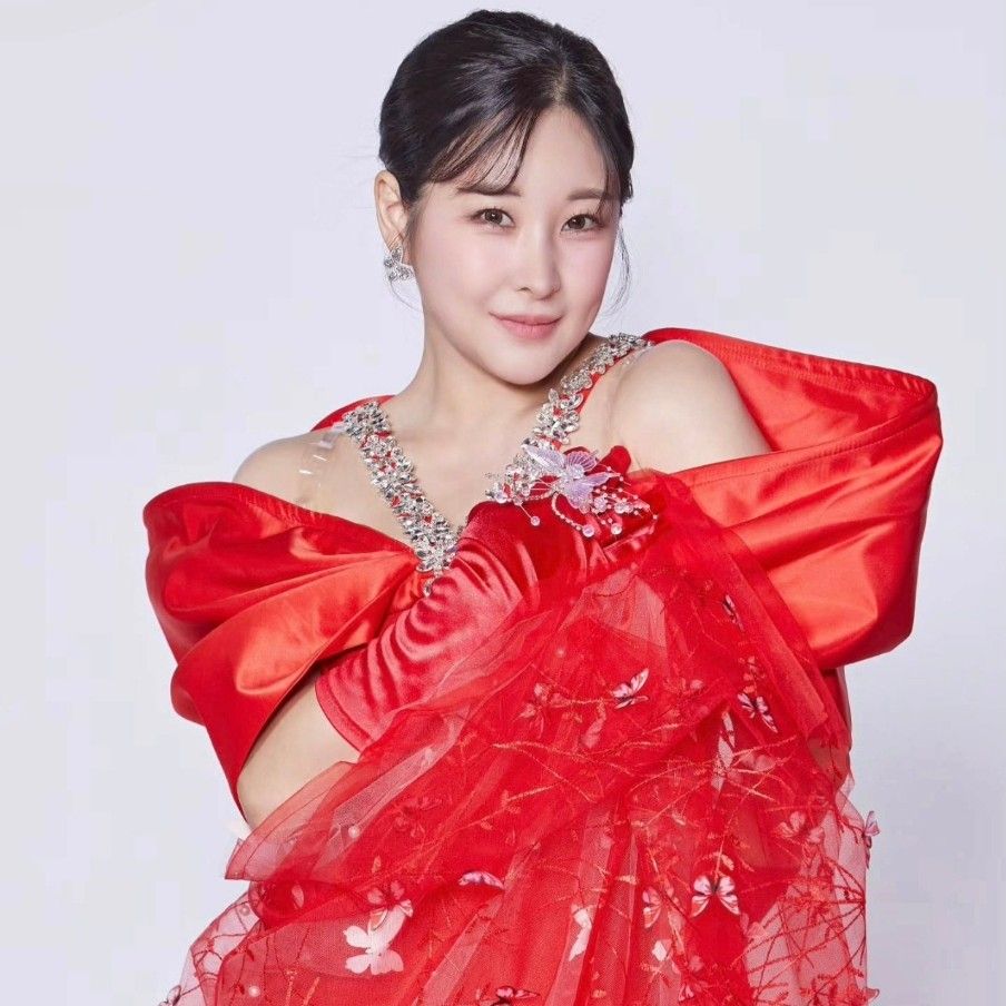 Latest photo of Hi Ryang