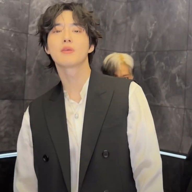 A moment captured by a fan of Suho