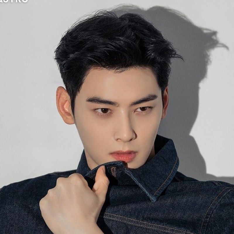 Recent activity shot of Cha Eunwoo