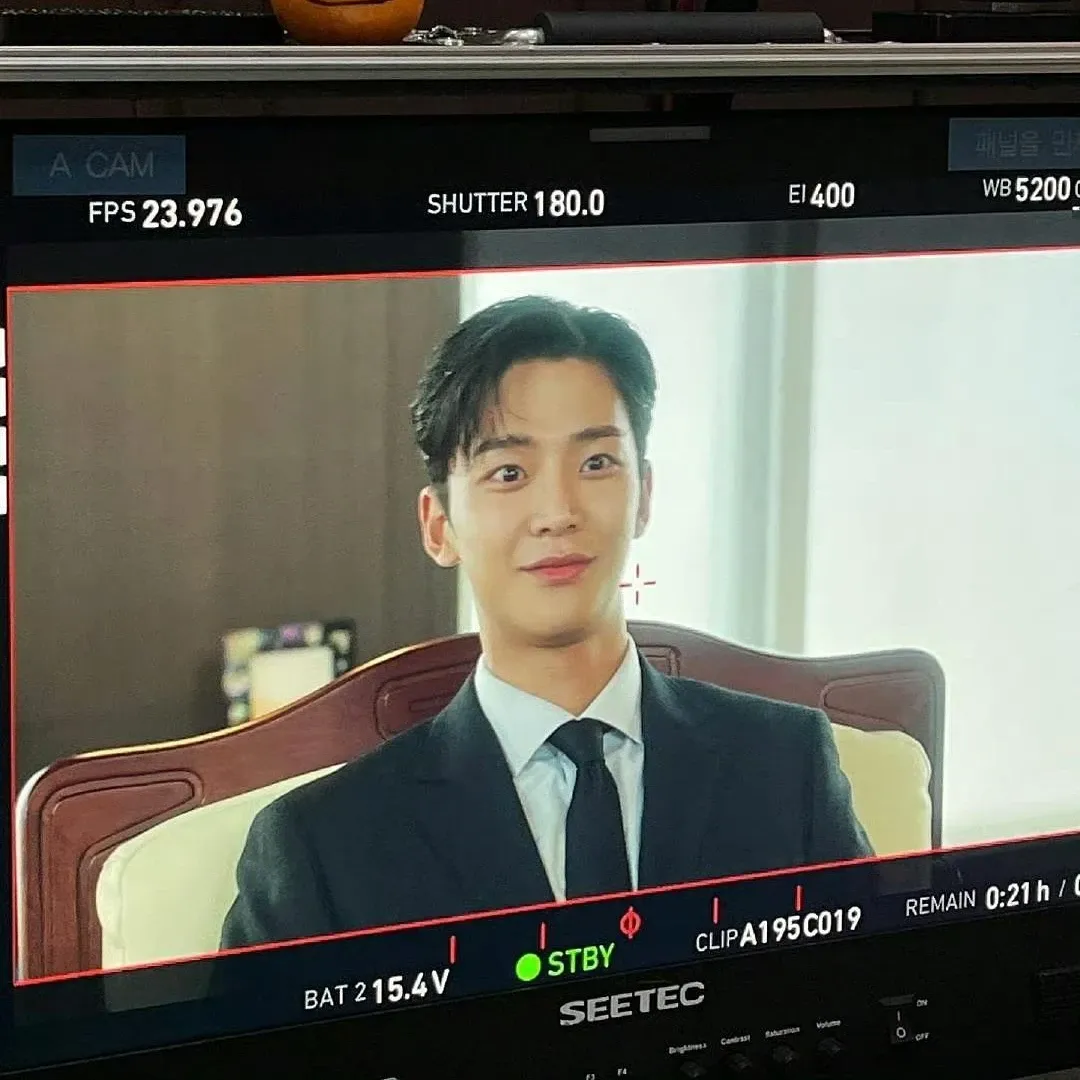Foto kegiatan terbaru dari Rowoon