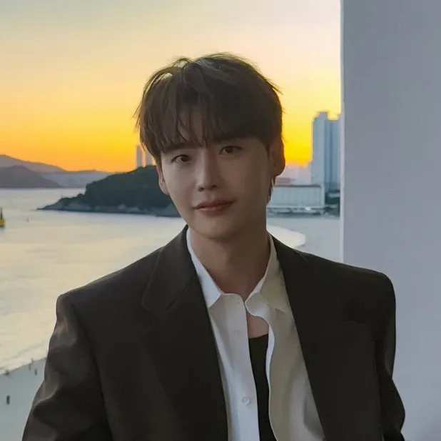 Behind-the-scenes cut of Lee Jongsuk