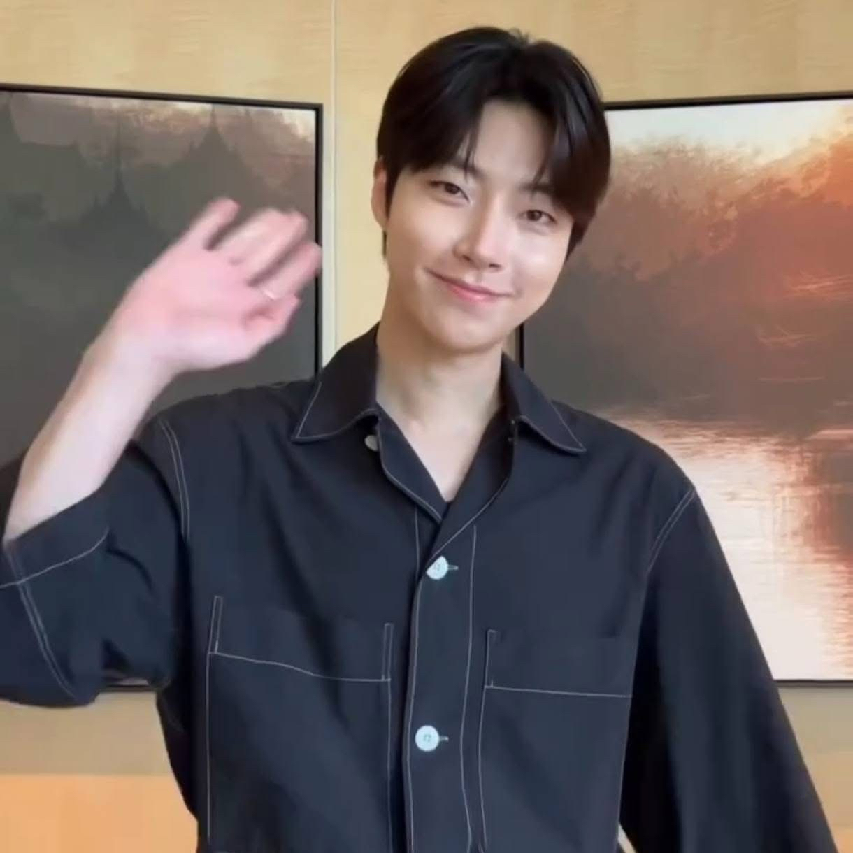 Foto terbaru dari Hwang Inyoup