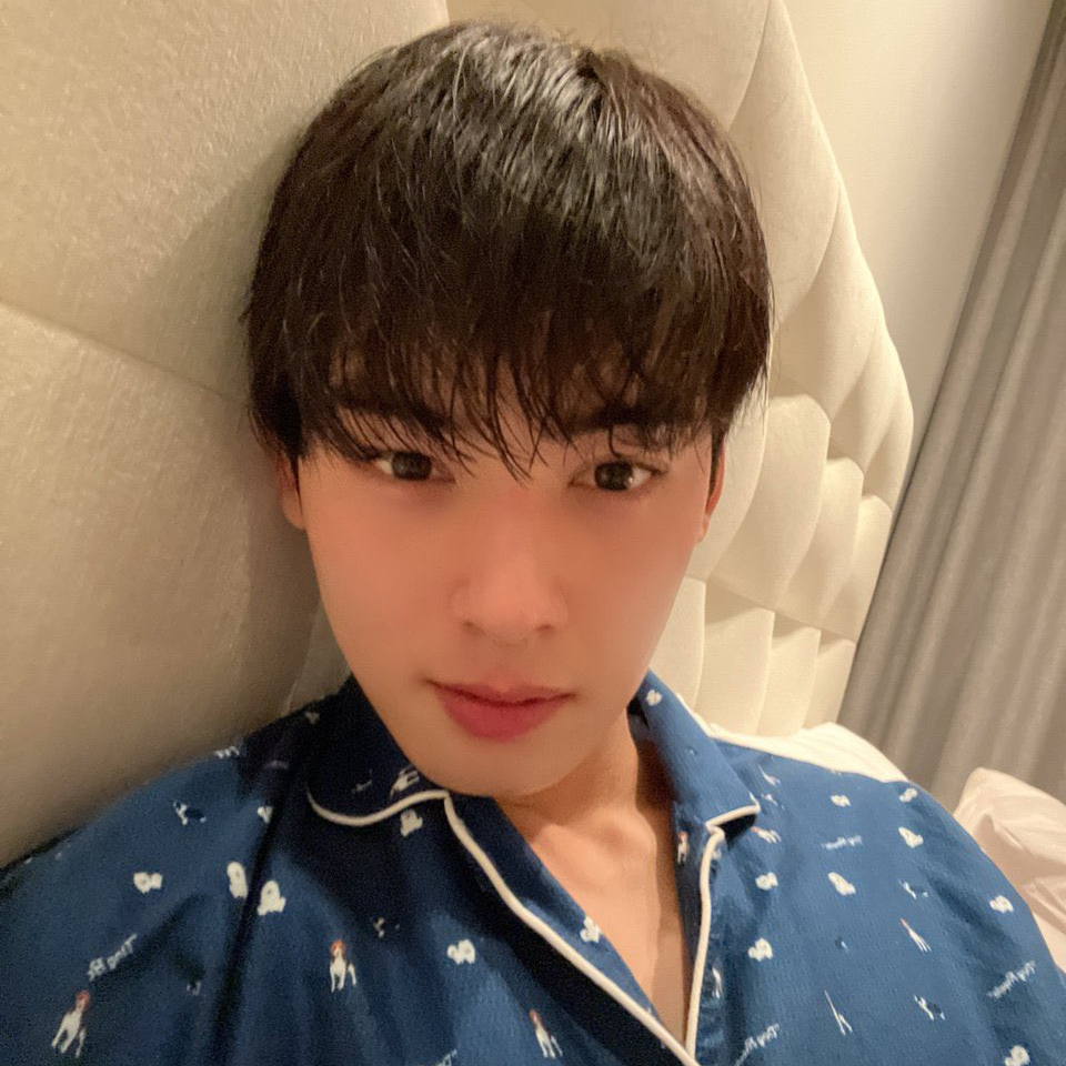 Behind-the-scenes cut of Cha Eunwoo