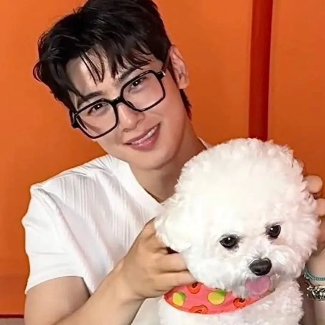 Latest photo of Cha Eunwoo
