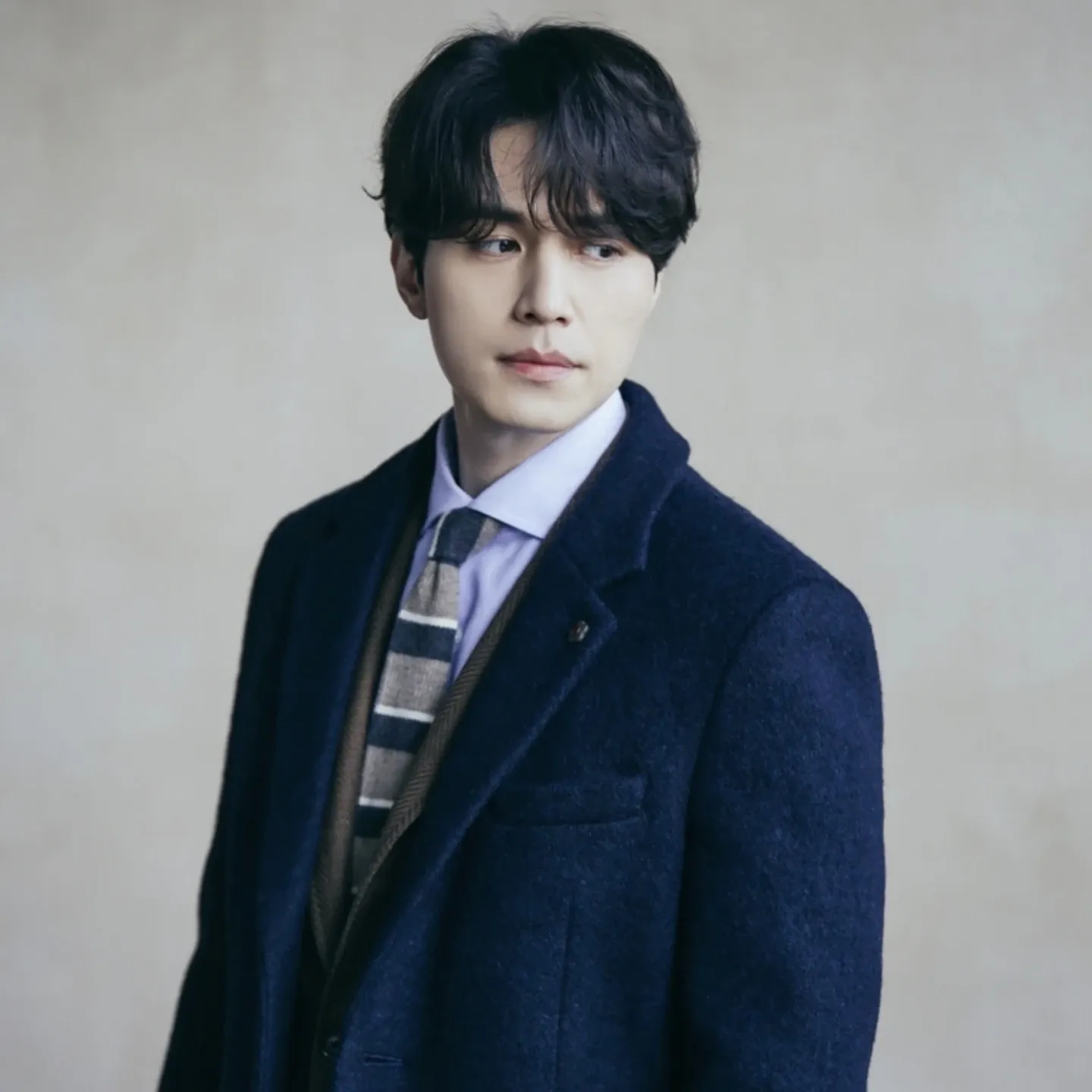 Recent activity shot of Lee Dongwook