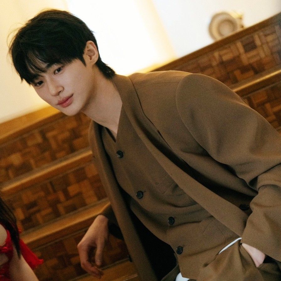 Behind-the-scenes cut of Byeon Wooseok