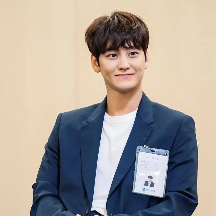 Behind-the-scenes cut of Kim Bum