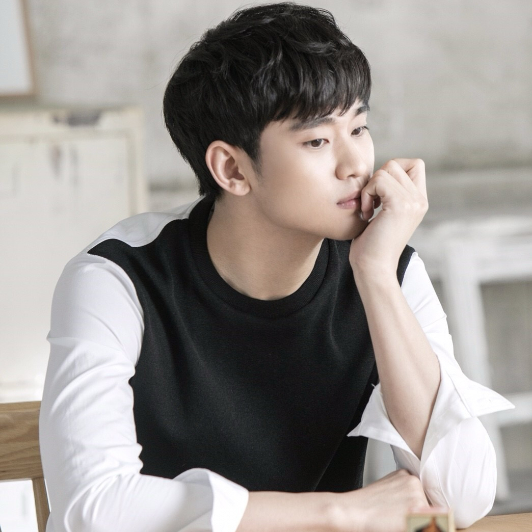 A moment captured by a fan of Kim Soohyun