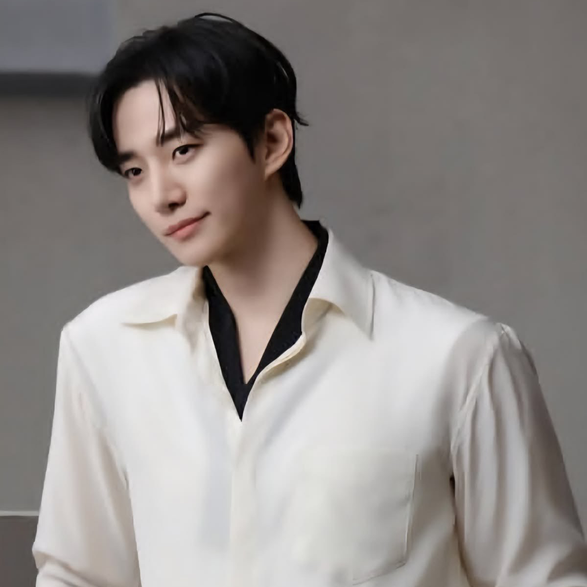 Behind-the-scenes cut of Lee Junho