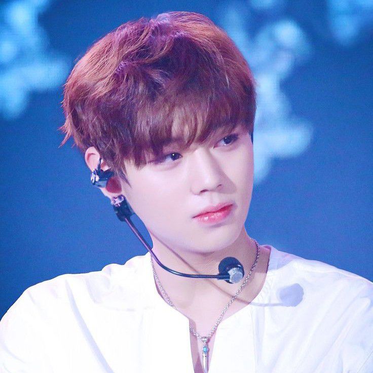 Behind-the-scenes cut of Park Jihoon