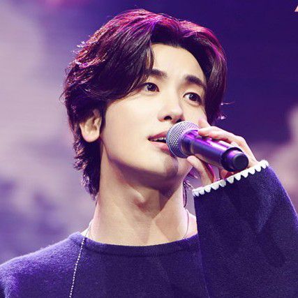 Behind-the-scenes cut of Park Hyungsik