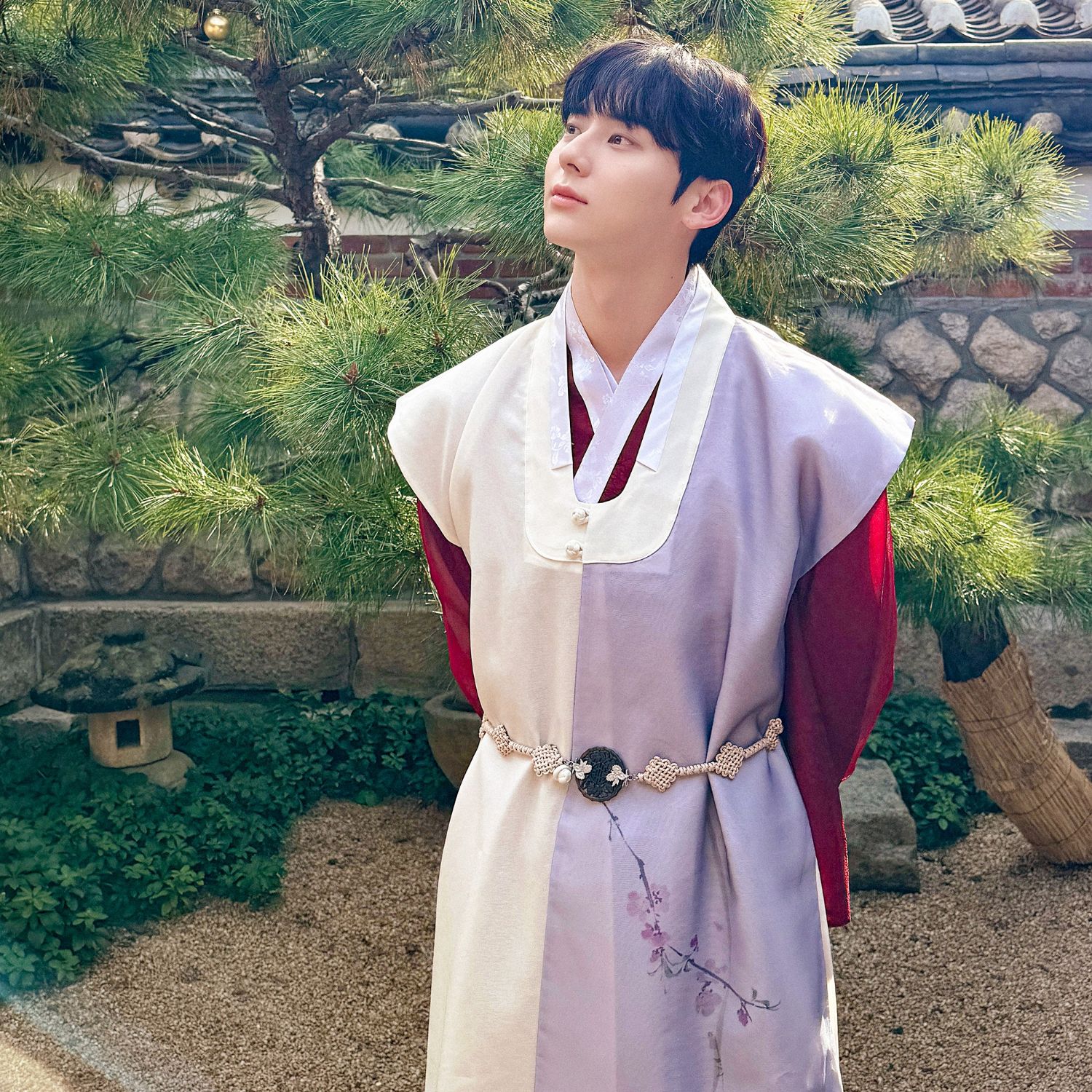 A moment captured by a fan of Hwang Minhyun