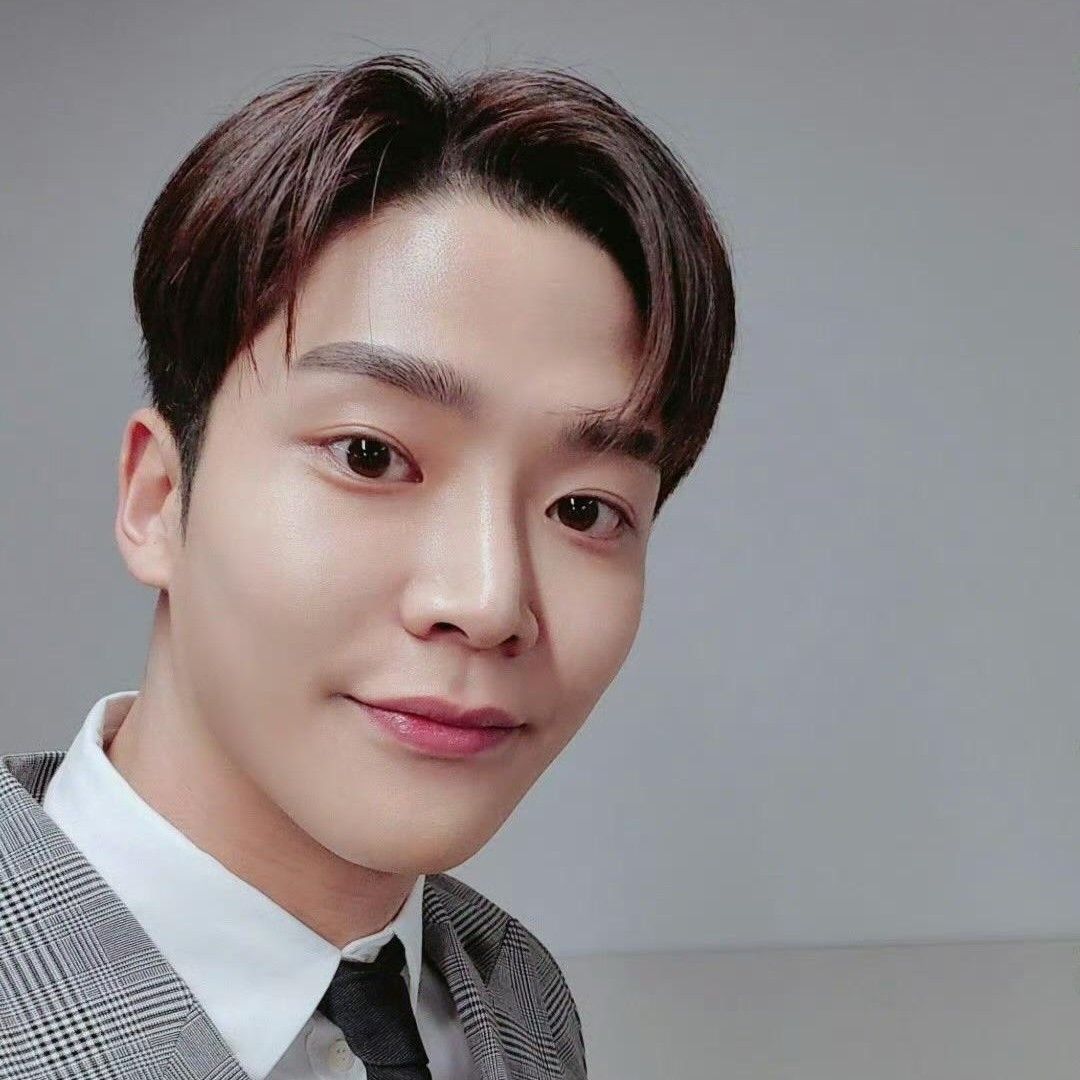 Momen yang diabadikan oleh penggemar Rowoon