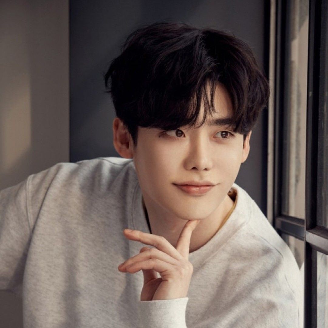 Behind-the-scenes cut of Lee Jongsuk