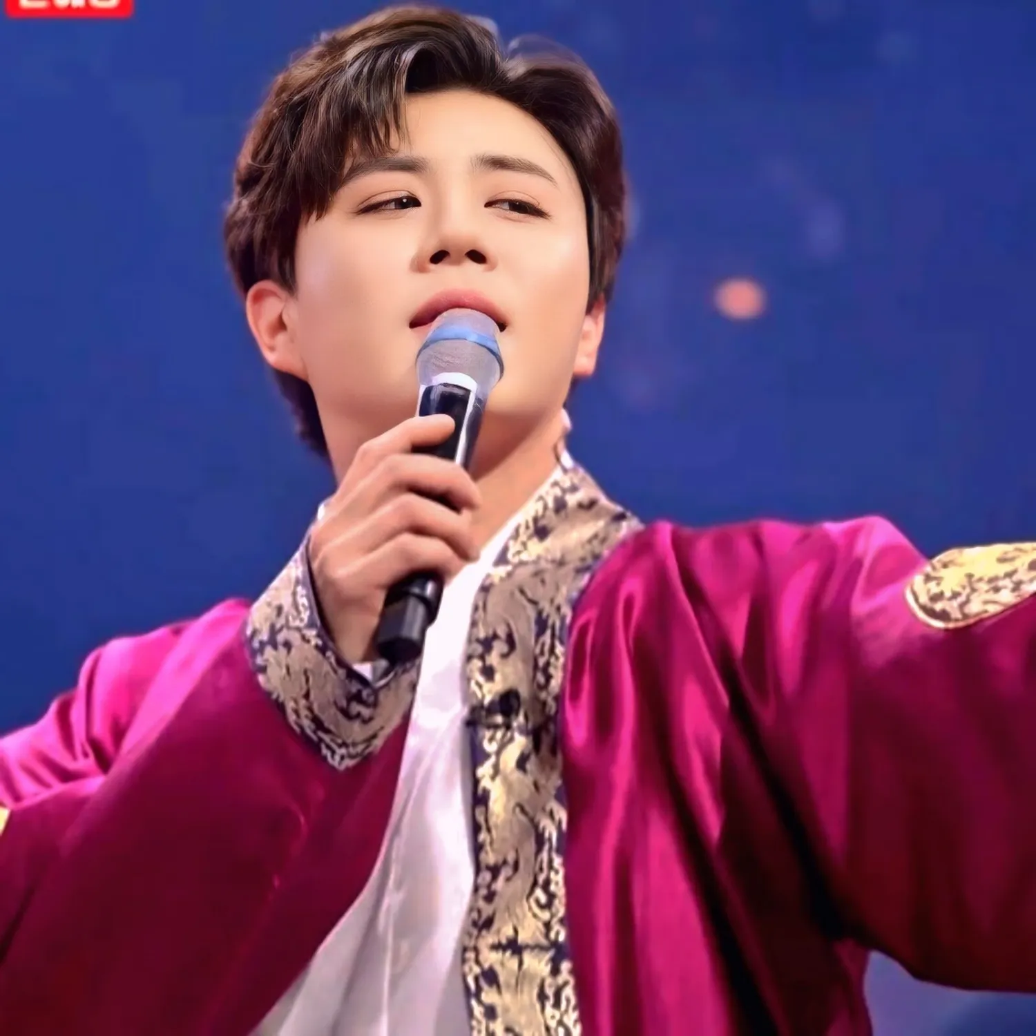 チン・ヘソンの最近の活動ショット