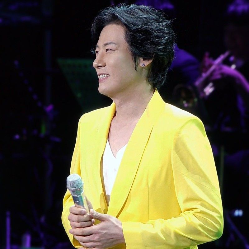 Behind-the-scenes cut of Kang Moonkyung