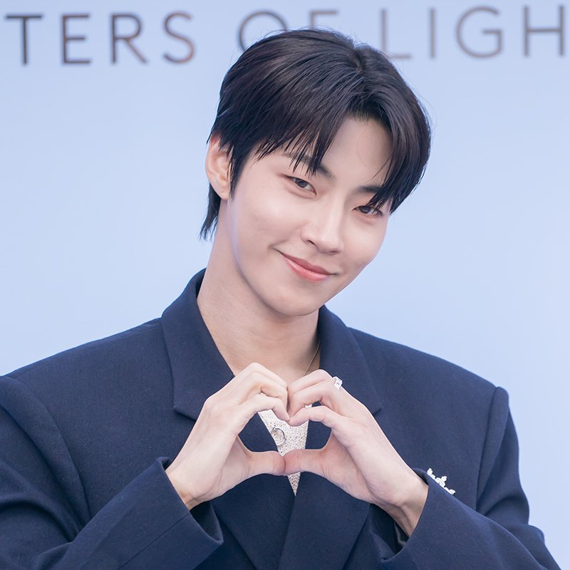 황인엽의 최신 사진