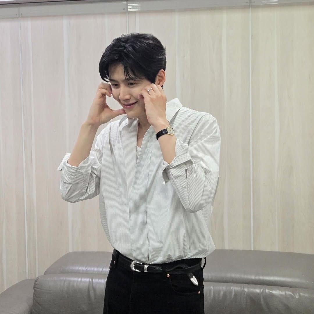 Behind-the-scenes cut of Kim Seonho