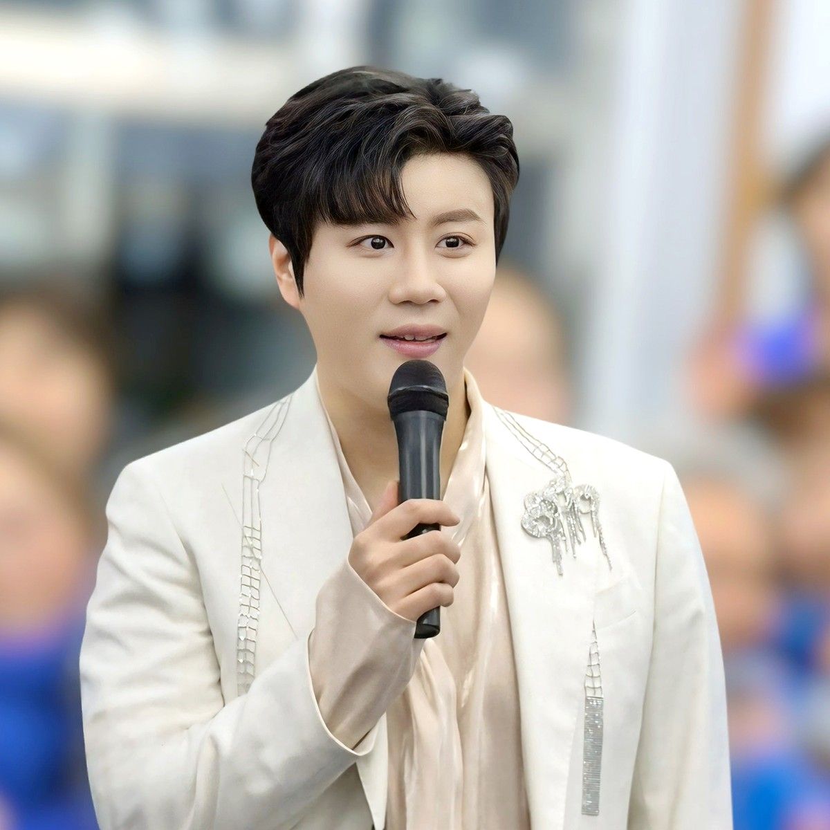 Behind-the-scenes cut of Jin Haesung