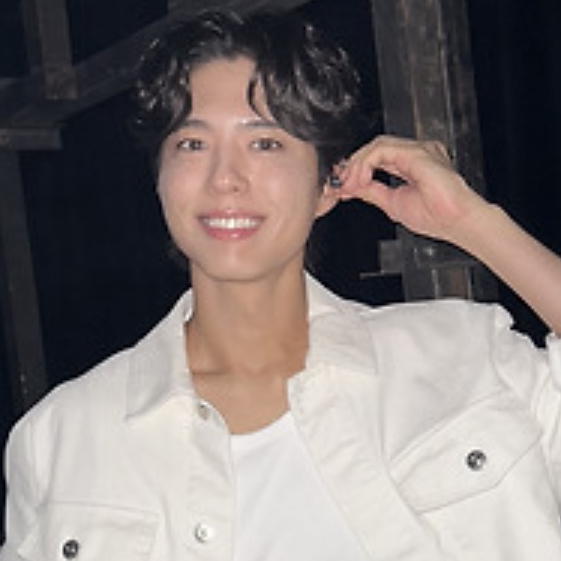 Behind-the-scenes cut of Park Bogum