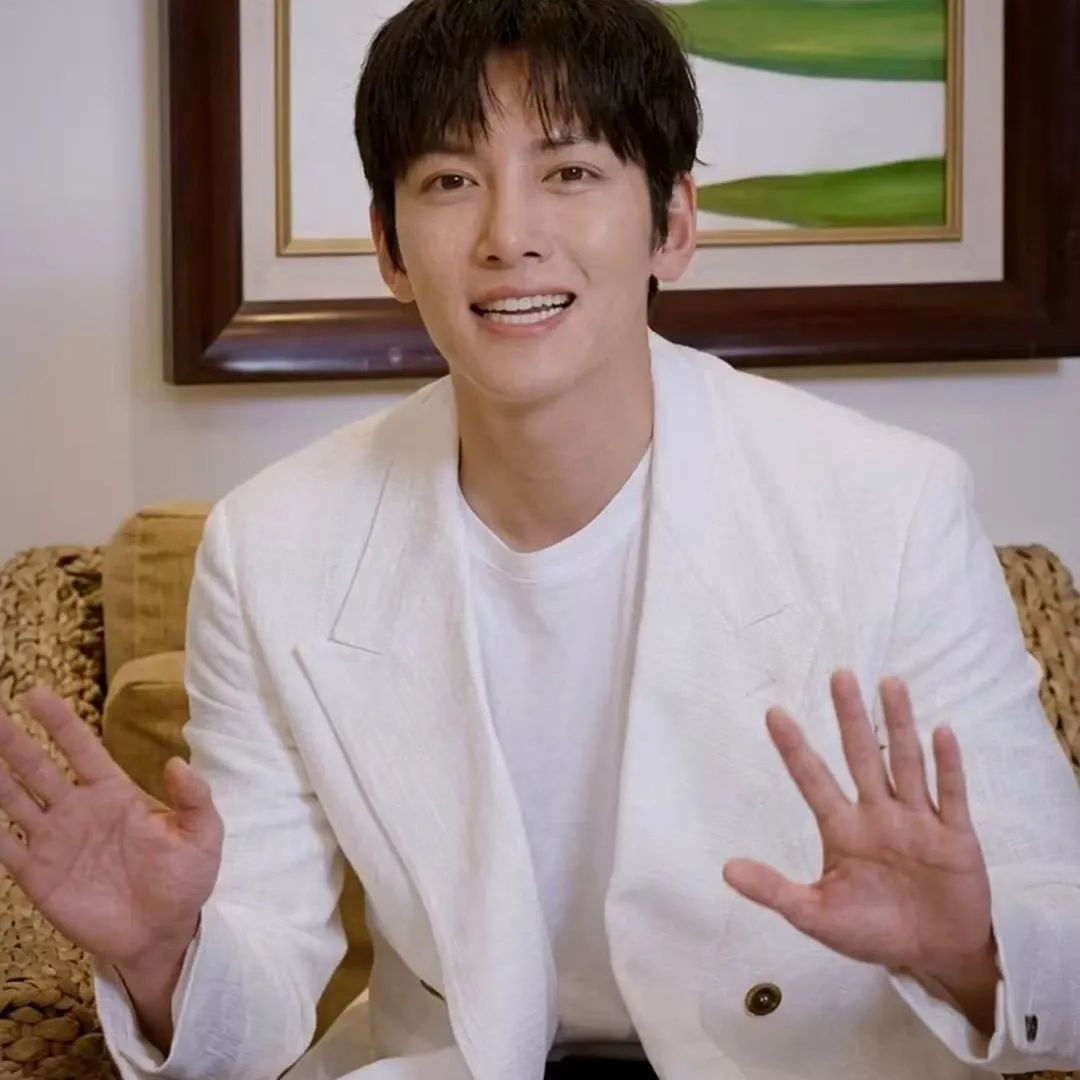 Behind-the-scenes cut of Ji Changwook