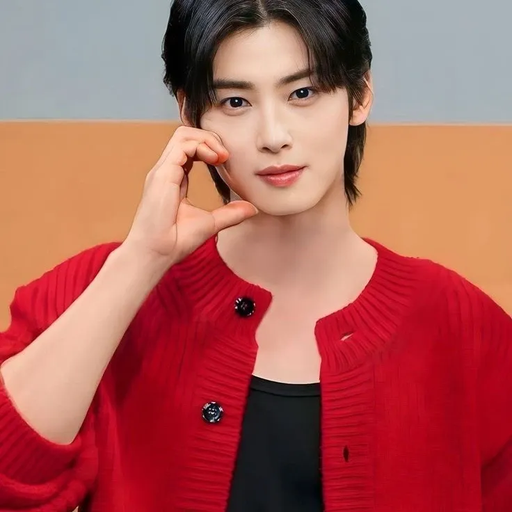 Latest photo of Cha Eunwoo