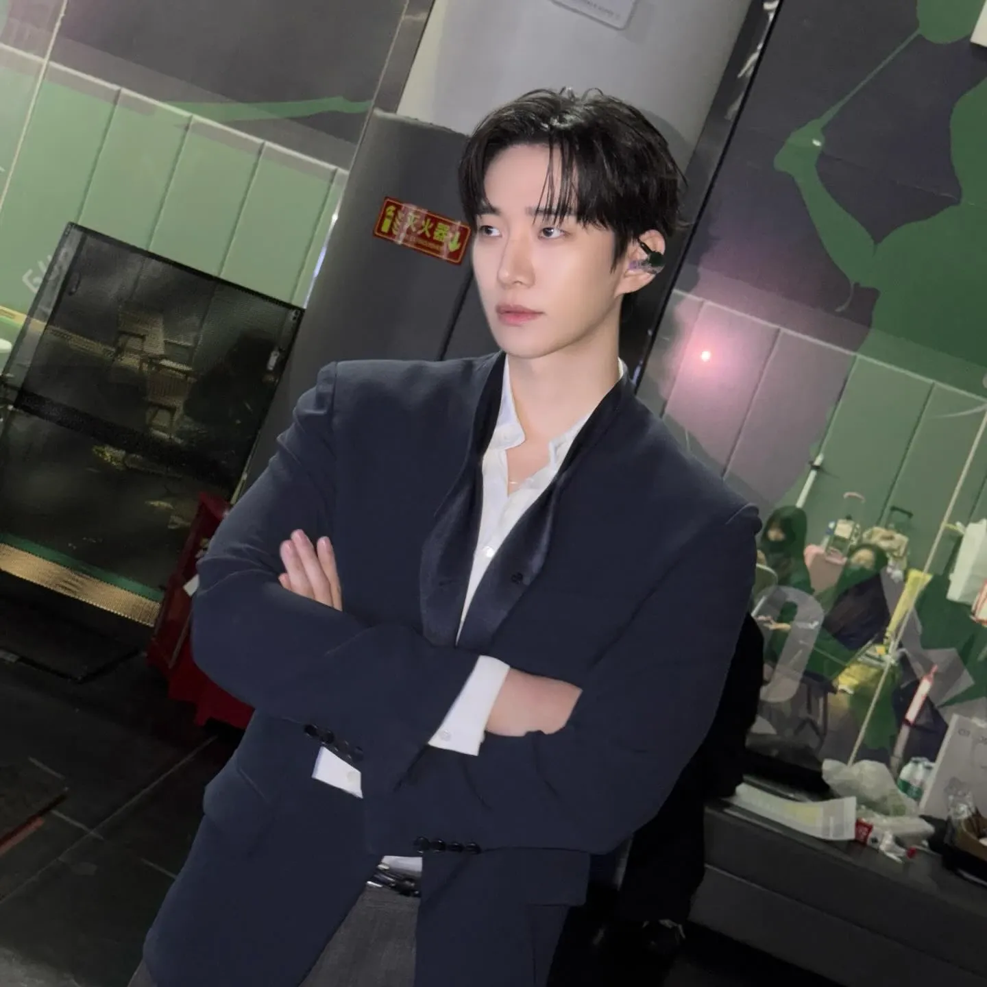 Behind-the-scenes cut of Lee Junho