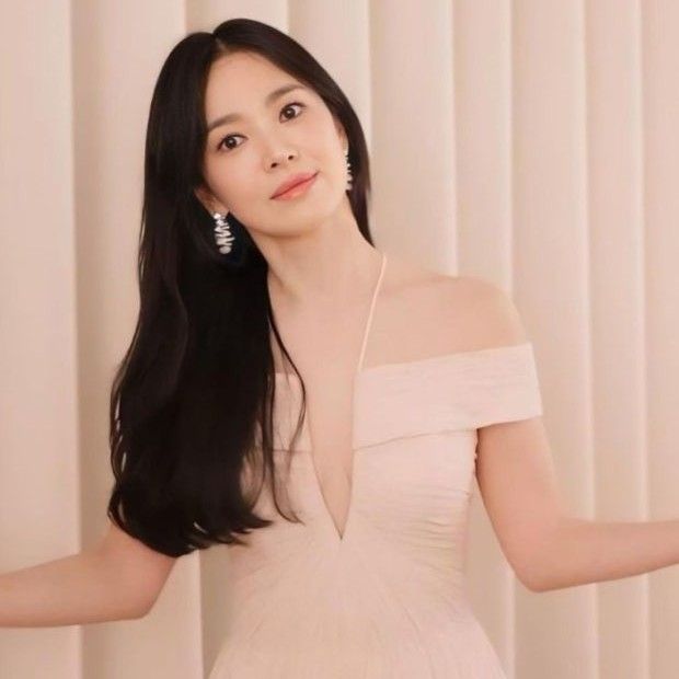 Behind-the-scenes cut of Song Hyekyo