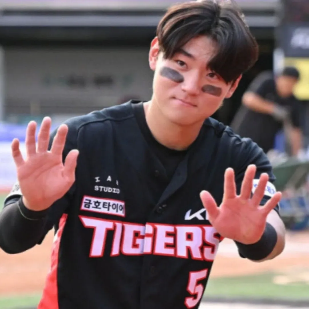 A moment captured by a fan of Kim Doyoung