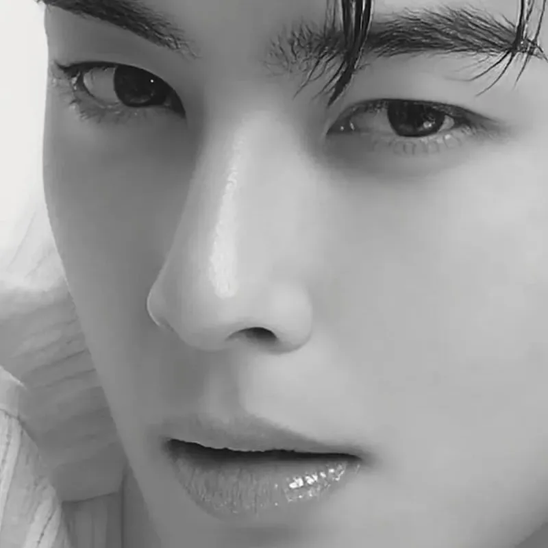 Latest photo of Cha Eunwoo