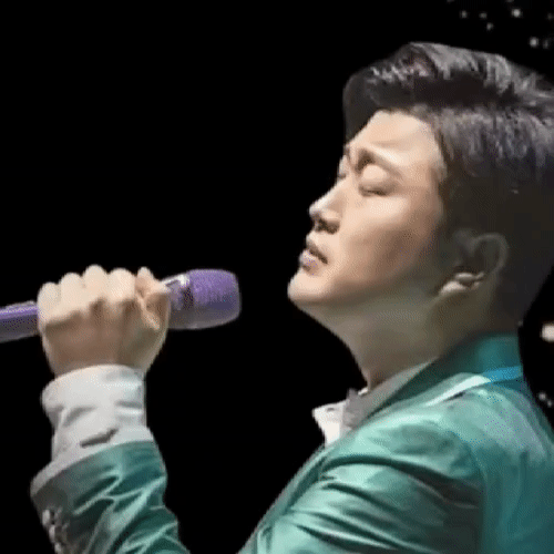 粉絲拍下的金浩中瞬間