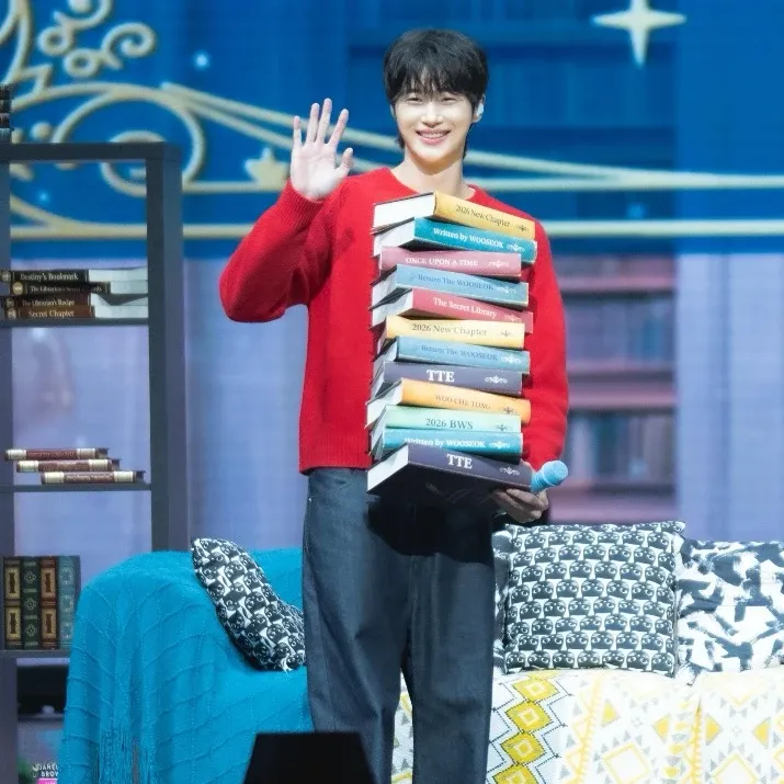 Behind-the-scenes cut of Byeon Wooseok