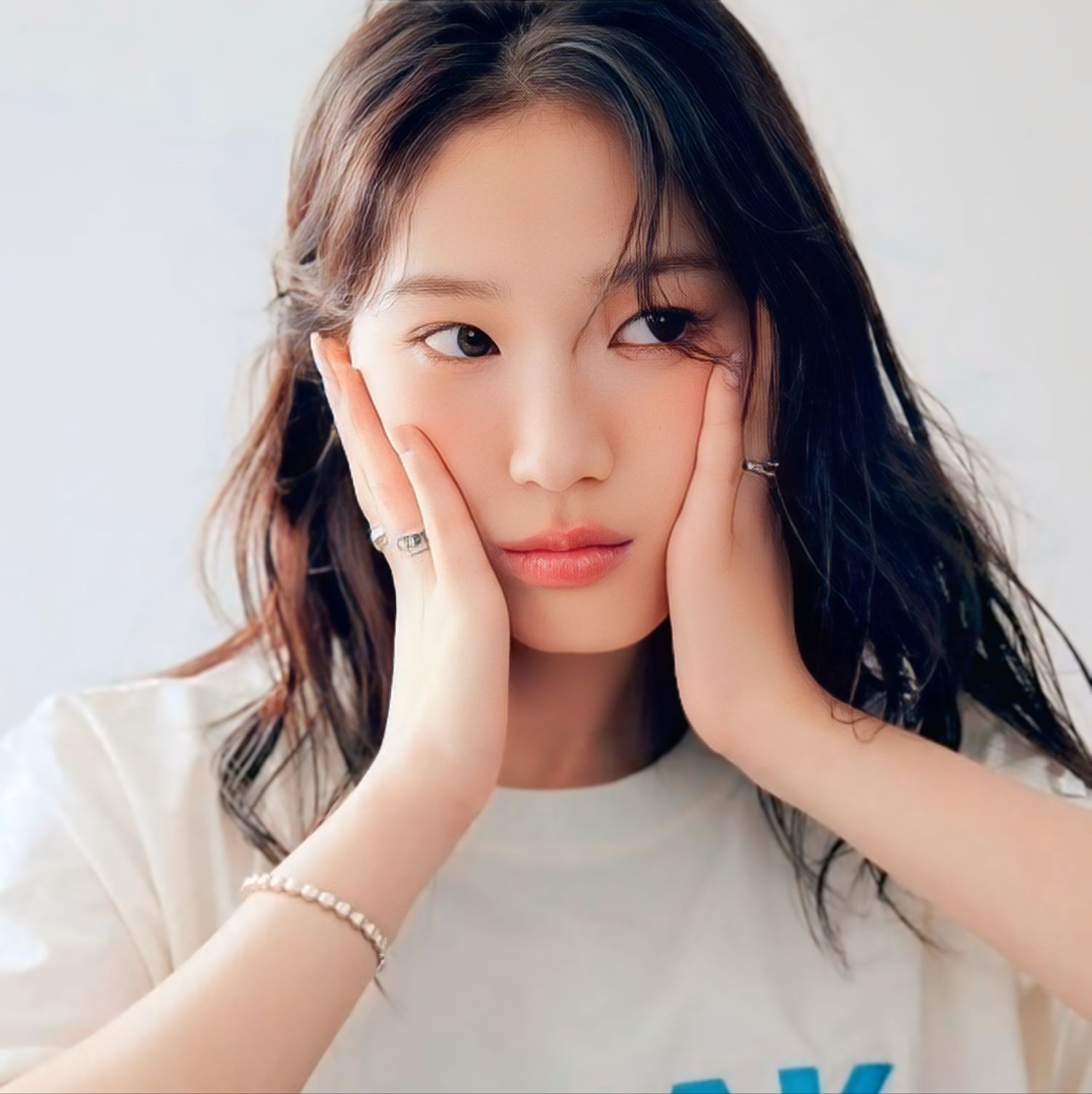 Recent activity shot of Kim Hyeyoon