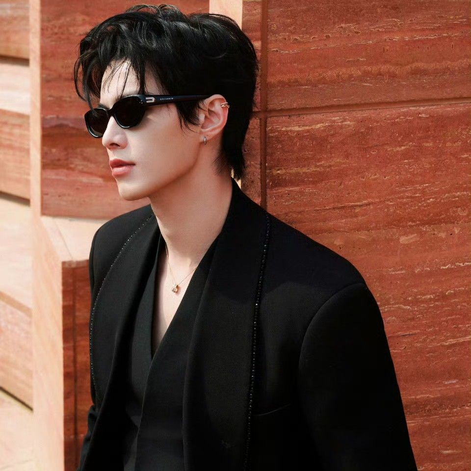 Behind-the-scenes cut of He Yu