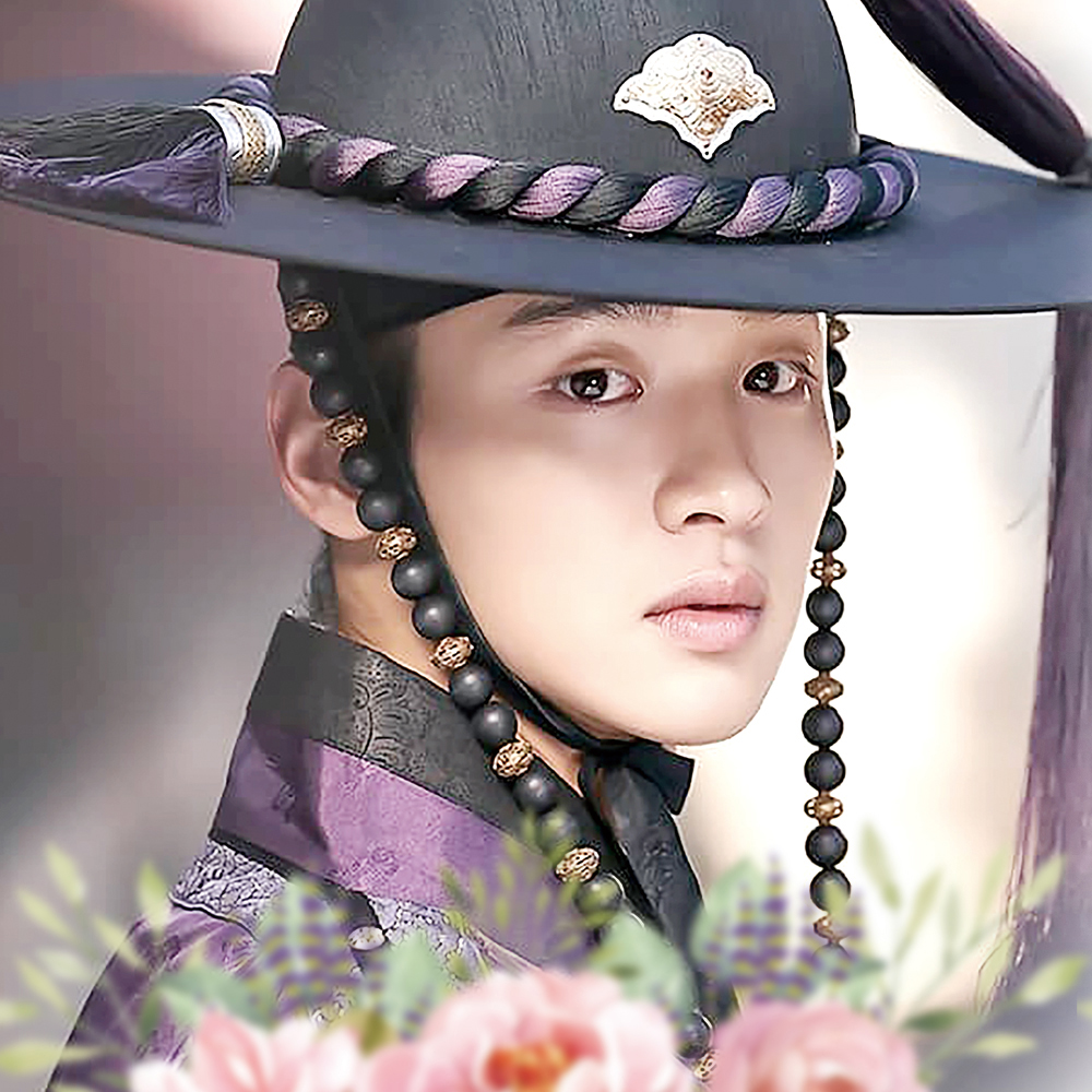 A moment captured by a fan of Jang Dongyoon