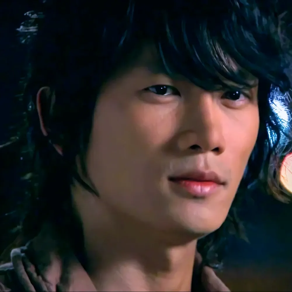 Latest photo of Ji Sung
