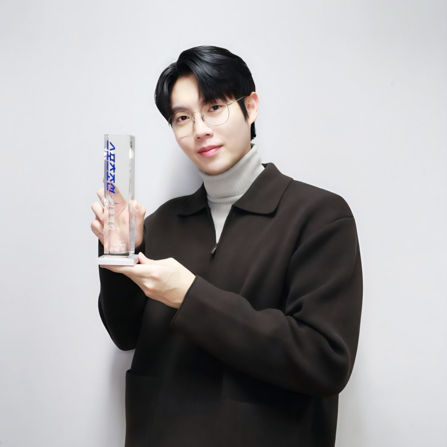 Latest photo of Son Taejin