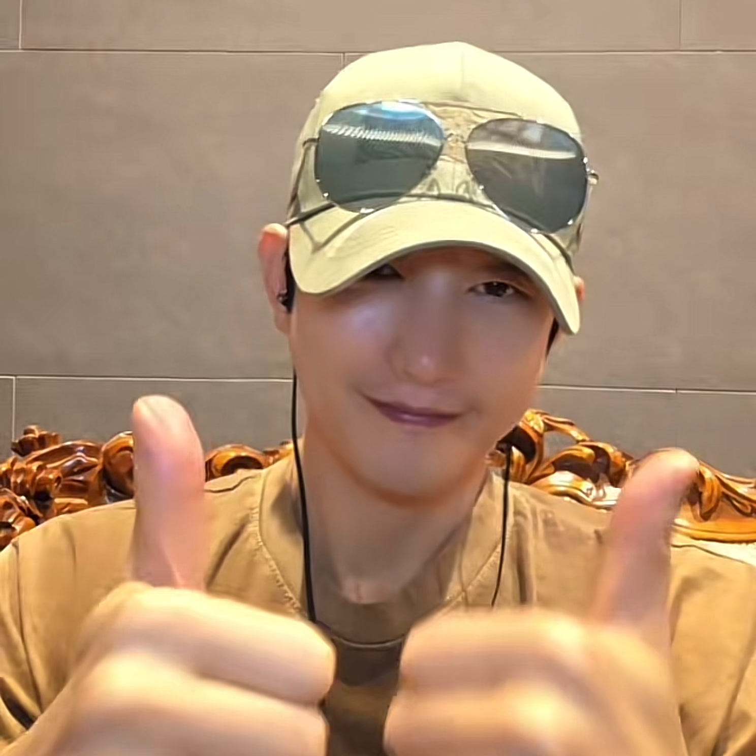 Behind-the-scenes cut of Park Sihoo