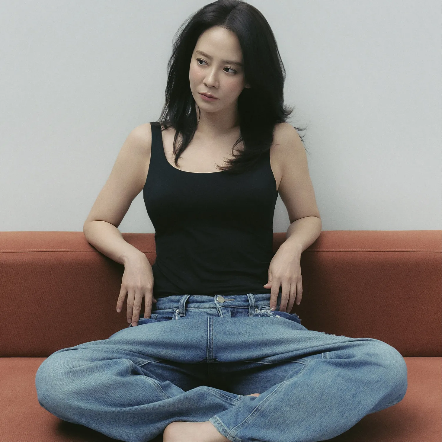 Behind-the-scenes cut of Song Jihyo