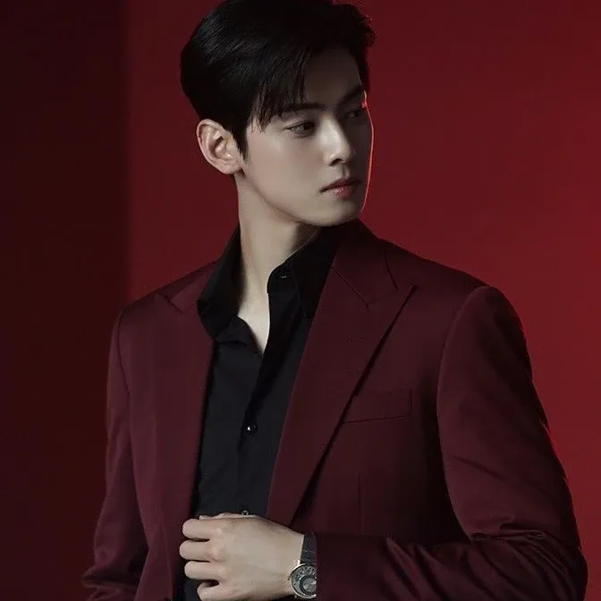 Latest photo of Cha Eunwoo